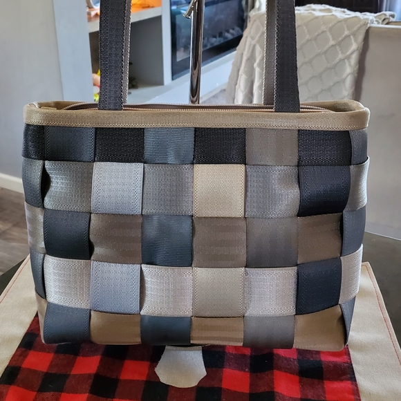 Harveys Handbags - Harvey's Seatbelt Bags, large tote, treecycle